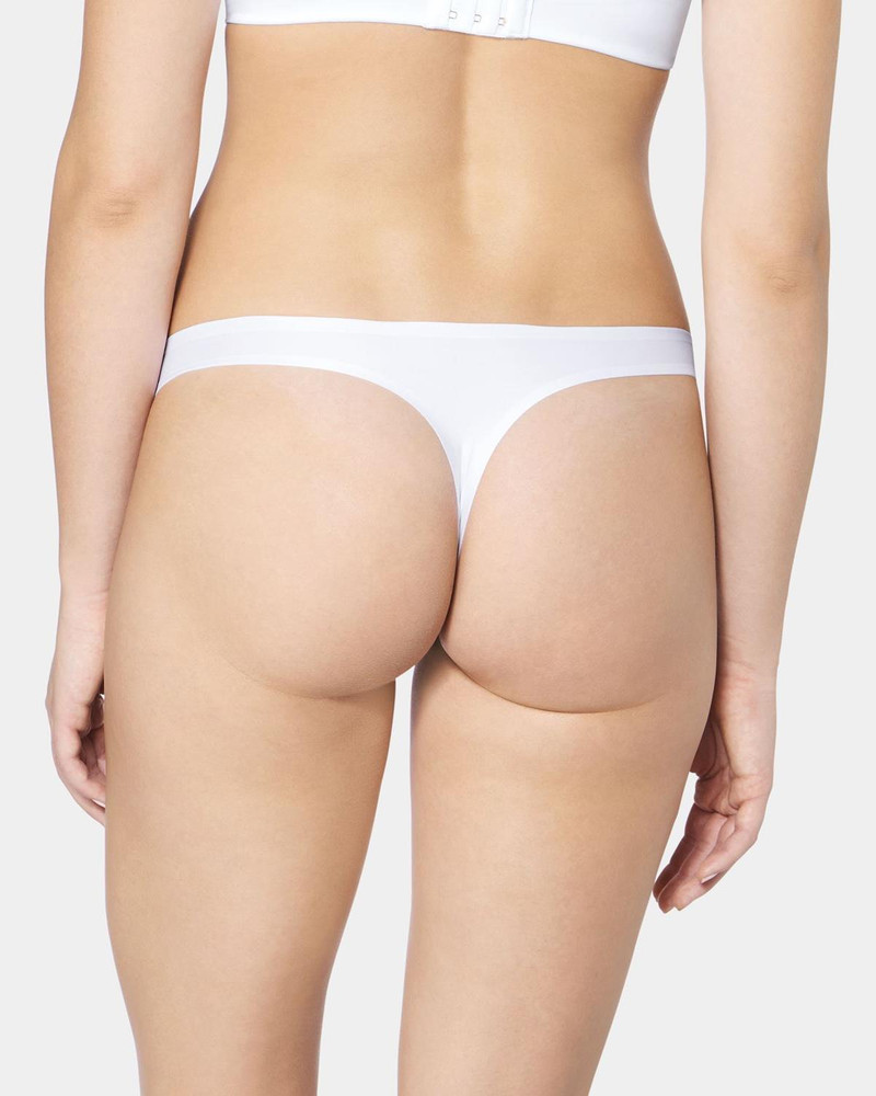 Majtki stringi Sporty Micro String Triumph 10194634